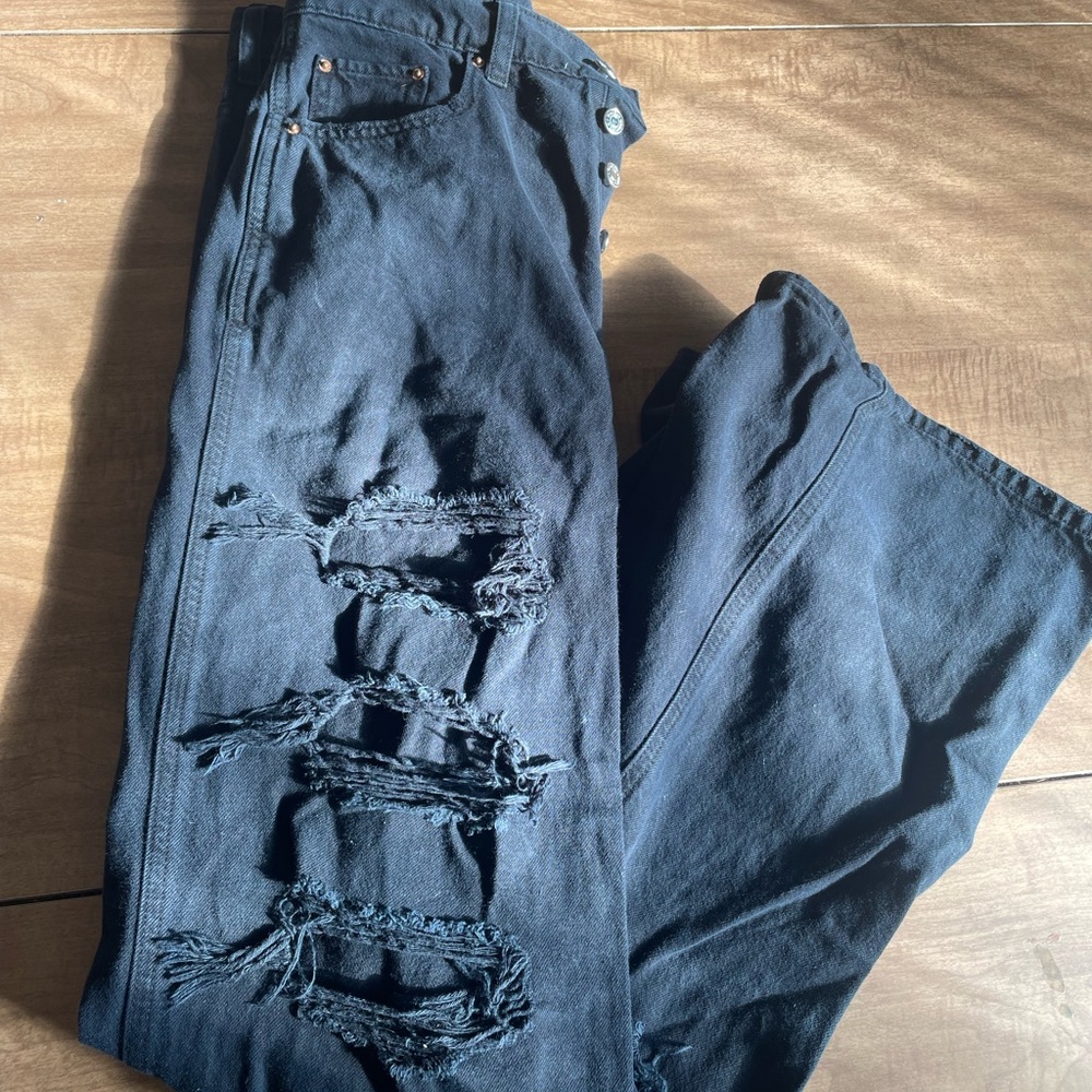 Women’s Distressed Black Jeans